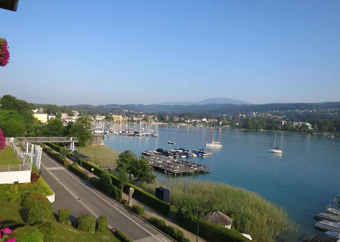 Sonnenblume By Interhome * Velden am Wörthersee